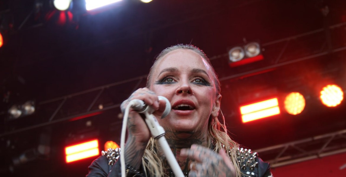 The Headlines på scen under Time To Rock