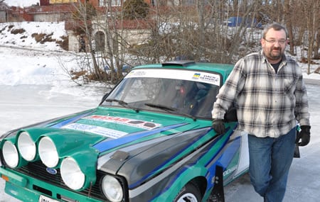 Anders Gauffin med sin gamla pärla Ford Eskort MK2