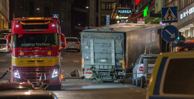 Storbritannien varnar medborgarna: Förhöjt terrorhot i Sverige