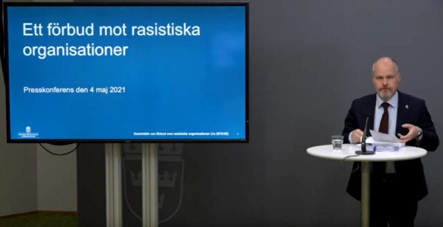 Regeringen vill lagstifta om fängelsestraff för deltagande i “organiserad rasism”