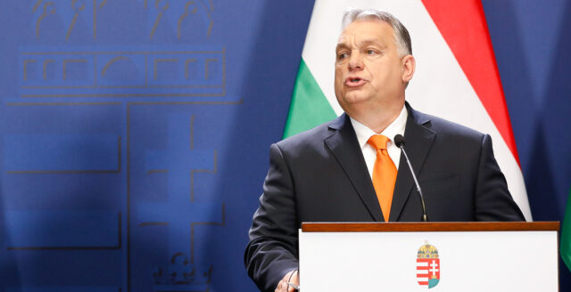 Jordskredsseger för Orbán i Ungern