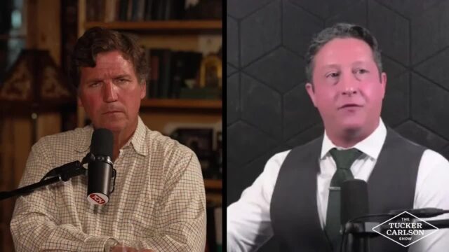Tucker Carlson intervjuar opinionsmätaren Richard Baris i sitt program.