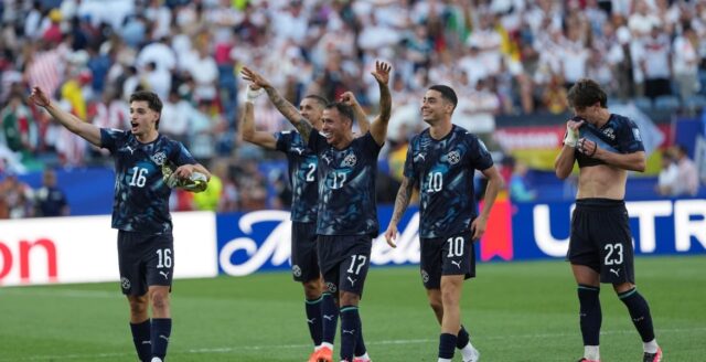 Paraguays spelare firar efter straffdramat mot Tyskland i fotbolls-VM