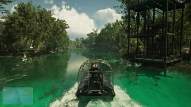 En träskbåt färdas genom våtmarkerna i Leonida i GTA VI