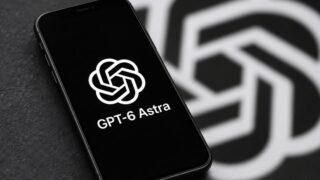 Svart telefon med texten GPT-6 Astra och OpenAI-logotypen.