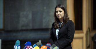 Zelenskyjs tidigare pressekreterare nekades tillträde till Europaparlamentet