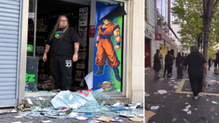 Redaktionellt montage: en man med långt grått hår och glasögon står i spelbutikens krossade entré med glassplitter framför si